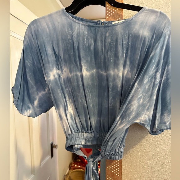 Moon River tie cropped tie dye blouse - Picture 1 of 1
